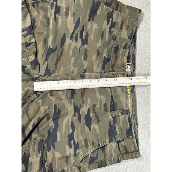 Lee Camo Cargo Shorts Mens W38 Extreme Motion Hiking Fishing Green Loose Baggy - Picture 7 of 16